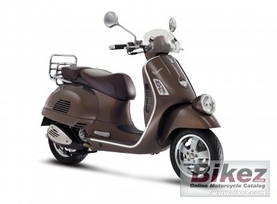 2013 Vespa GTV Vie Della Moda photo